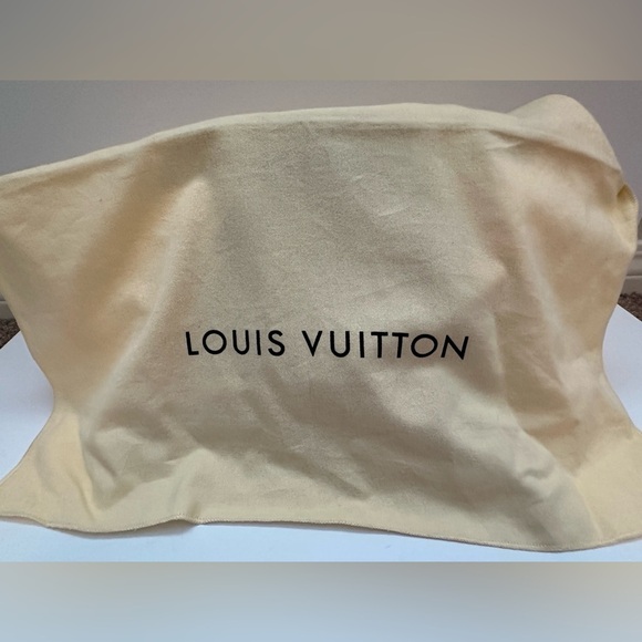 Authentic Louis Vuitton Trevi Pm Damier- Timeless Elegance - Picture 10 of 14